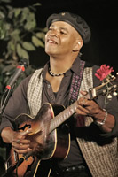 Guy Davis, photo by Richard Dowdy